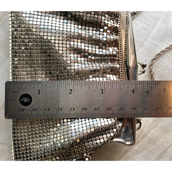 Vintage Whiting & Davis Silvertone Metal Mesh Mini Evening Bag Clutch Wristlet - Picture 13 of 17